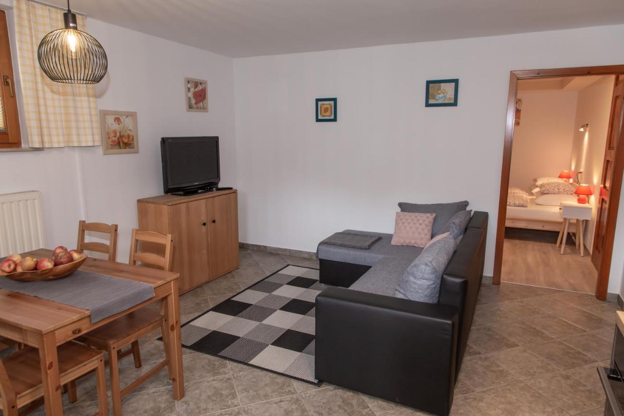 Apartments Rozic ボーヒニ エクステリア 写真