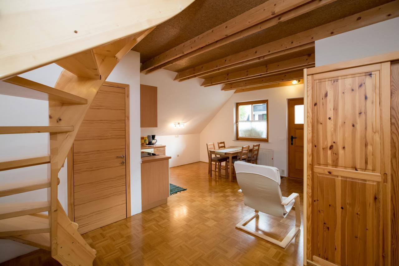 Apartments Rozic ボーヒニ エクステリア 写真