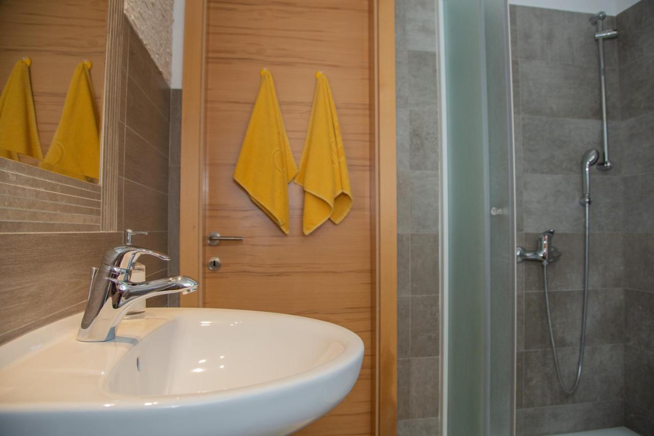 Apartments Rozic ボーヒニ エクステリア 写真